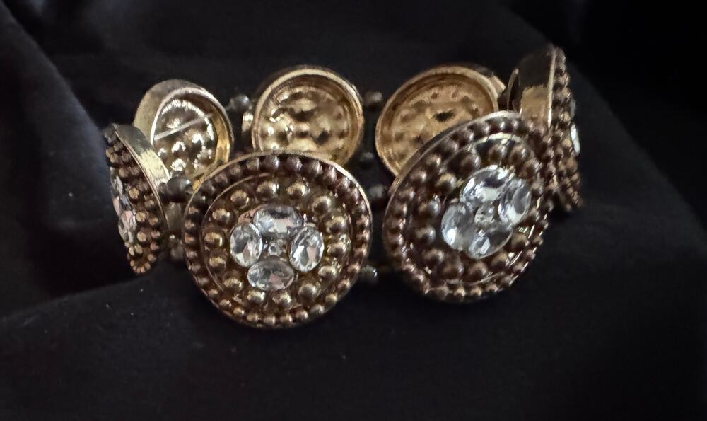 Vintage Gold Tone Rhinestone Stretch Bracelet Wide 1” Statement Sparkle B030